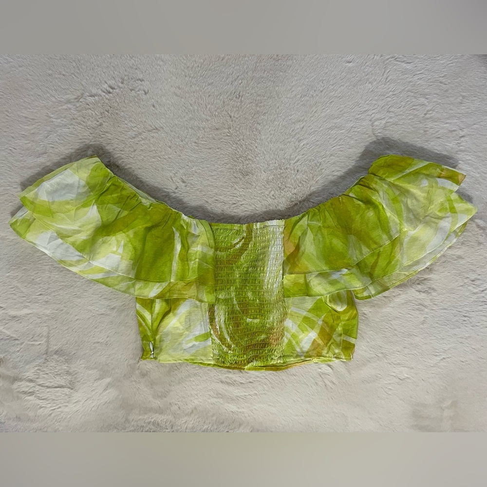 BCBGeneration | Ruffle Neck Top - Abstract
Swirl - Picture 5 of 6
